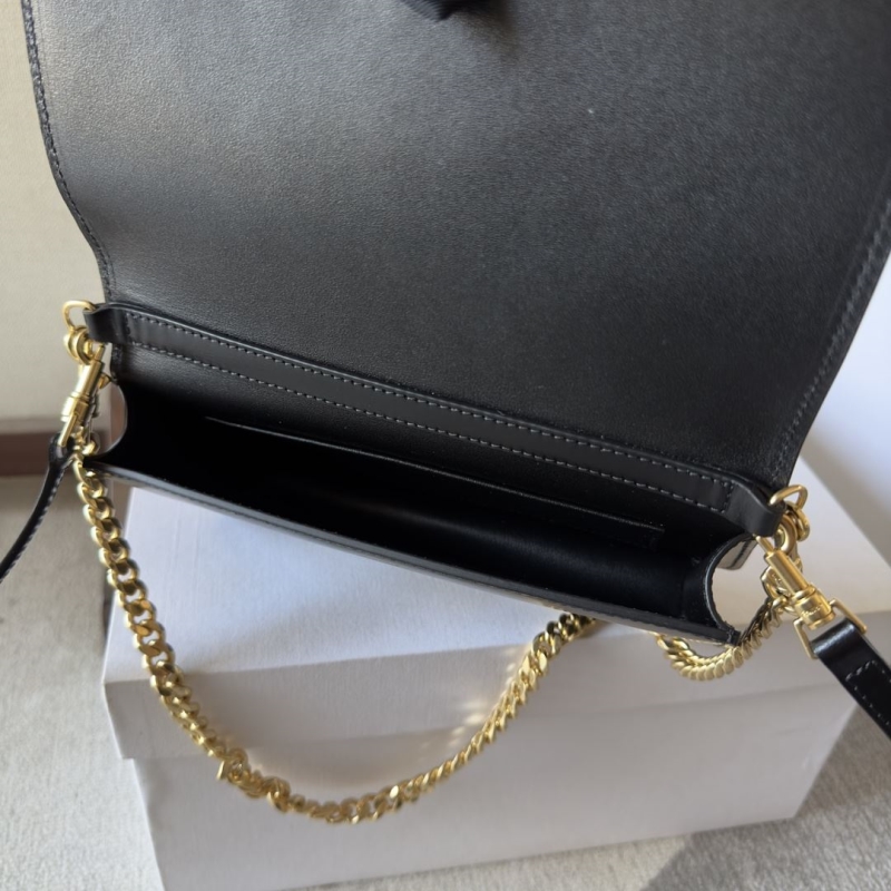 Ce1i*e triomphe bags